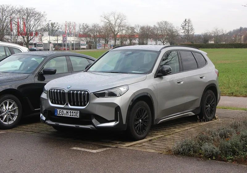 BMW iX1